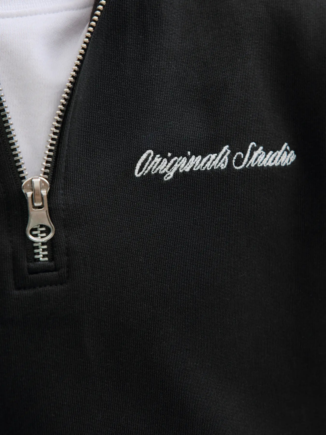 Sweatshirt.